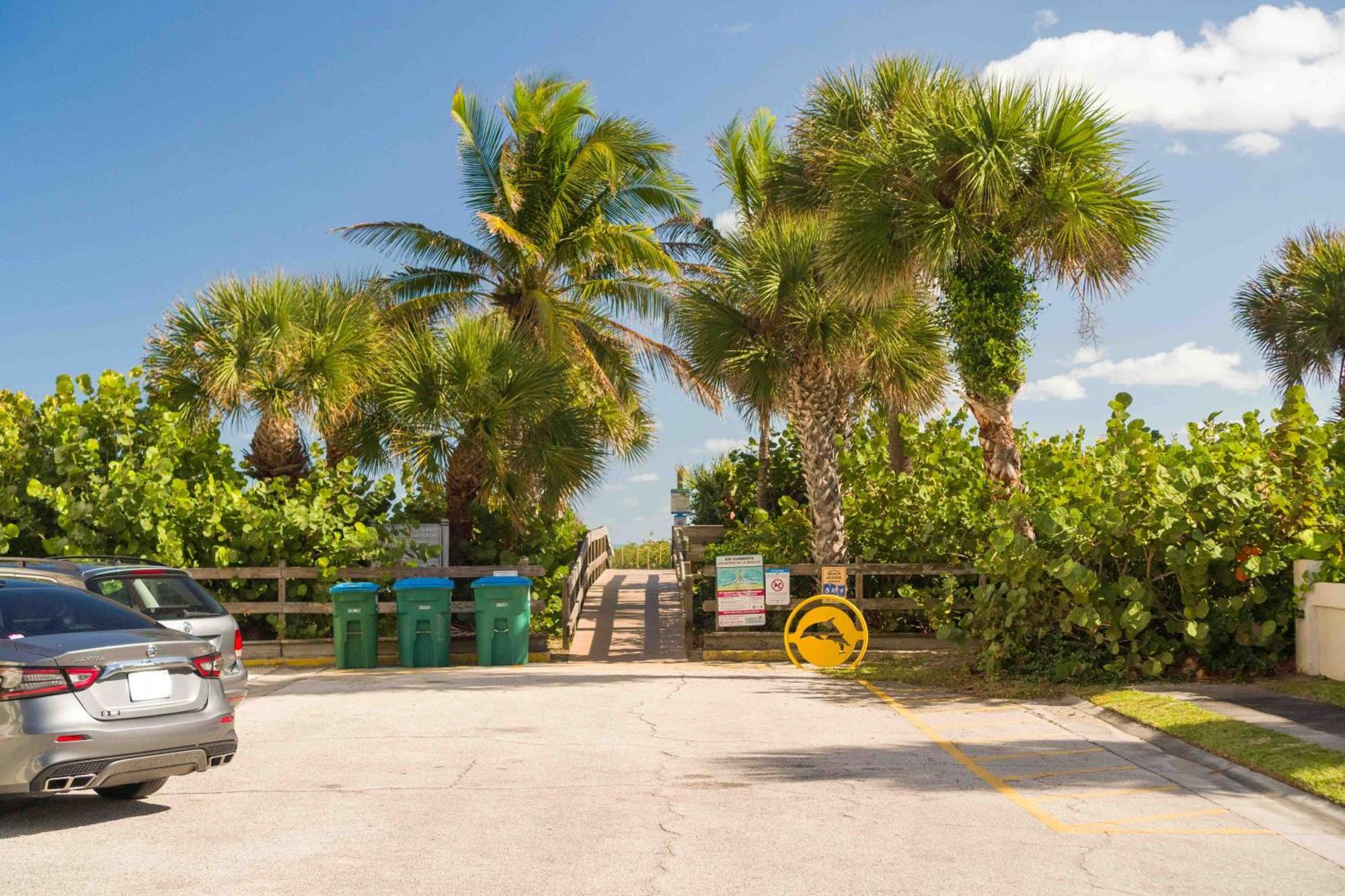 Private Tropical Beach Oasis - Coral Cape Canaveral Exterior photo